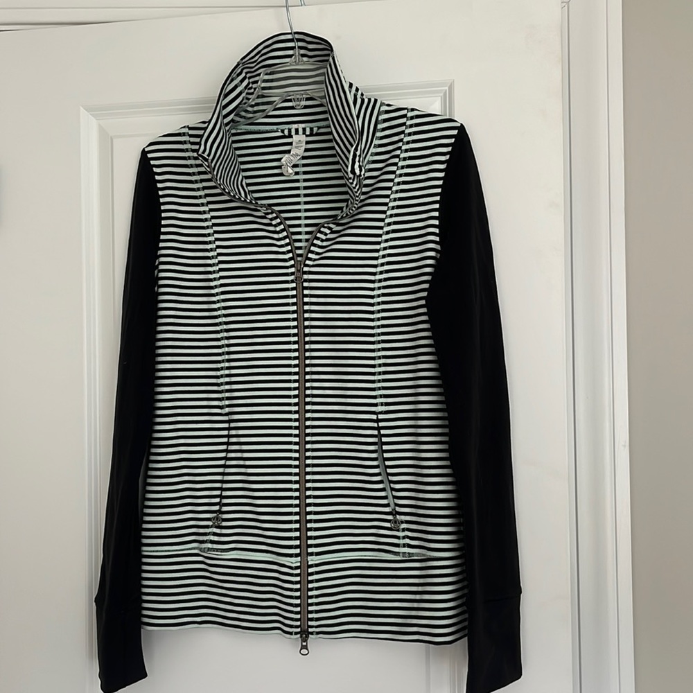 LuluLemon Zip Yoga Jacket Mint Green & Black SZ 8